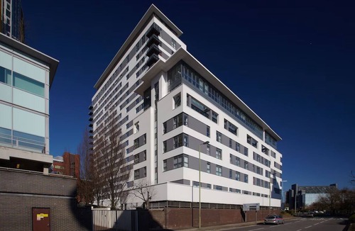 Basingstoke Apartment | Enjoy Panoramic Views at Modern One-bedroom Apartment in Central Basingstoke