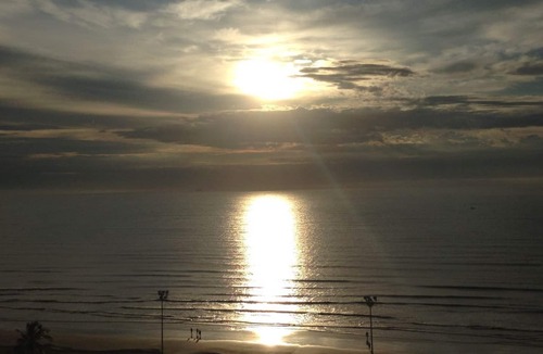 Centro Apartment | Enjoy Peruíbe with the most wonderful view of the coast