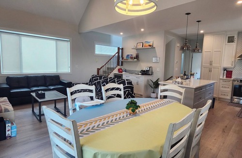 Central Okanagan Cottage | Enjoy pool/hot tub/lakeside view/water trampolines/for 8