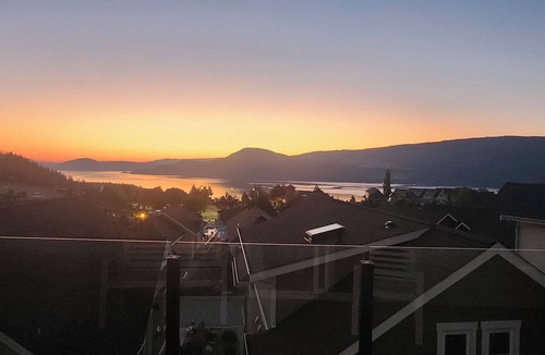 Central Okanagan Cottage | Enjoy pool/hot tub/lakeside view/water trampolines/for 8