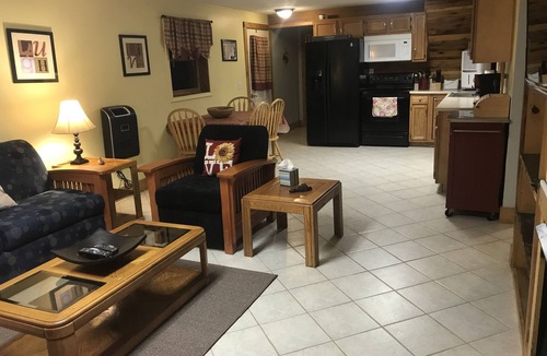 Edray Cabin | Enjoy private.beautiful… large house with outdoor hot tub and sauna !