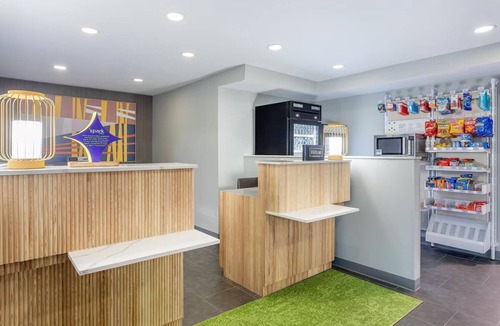 Clarion Hotel | Enjoy Quiet Modern Room w/Free Parking & Breakfast Perfect for Family Stays