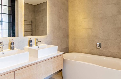 Schotsche Kloof Apartment | Enjoy Seamless Comfort