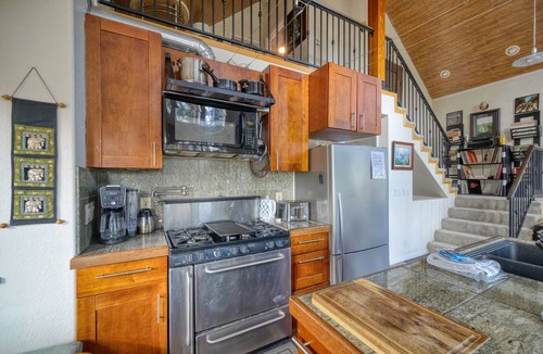 Cold Springs House | Enjoy snow with family.Parking pass for Dodge is a great feature of this cabin!