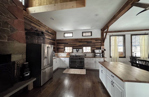 Kent House | Enjoy the ambiance of the Spirit Horse Farm just 1 mile from the town of Kent CT