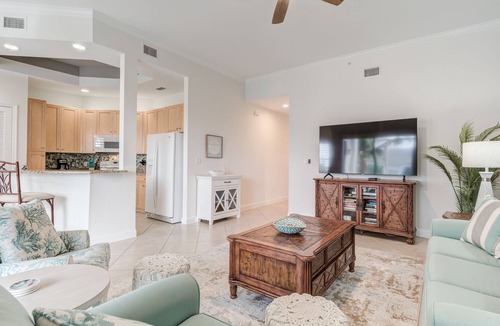 Bonita Shores Condo | Enjoy the Oasis Pool, close to the Beach/Restaurants!