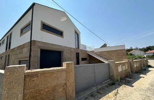 Felgueiras Apartment | Enjoy this modern ground-floor apartment, perfect for families or groups.