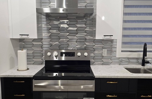 St. Adolphe House | Enjoy this modern ENTIRE HOME in a welcoming and family-friendly neighbourhood!