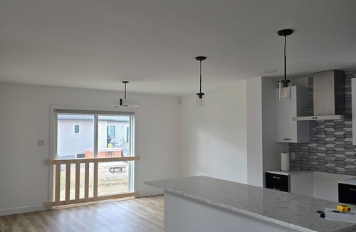 St. Adolphe House | Enjoy this modern ENTIRE HOME in a welcoming and family-friendly neighbourhood!