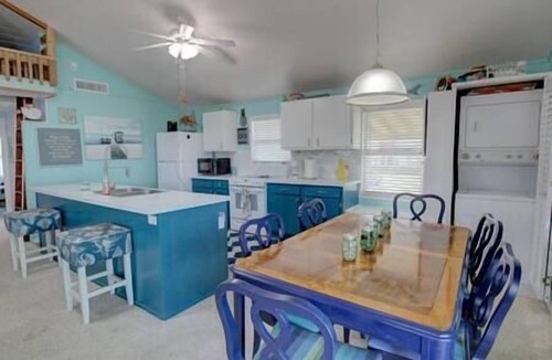 San Luis House | Enjoy your short walk to the Beach
