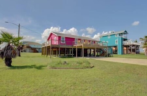 San Luis House | Enjoy your short walk to the Beach