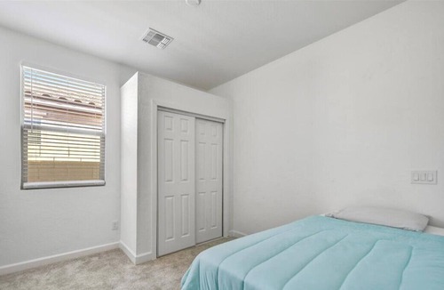Laveen House | Enjoy your vacation with entertainment centers around
