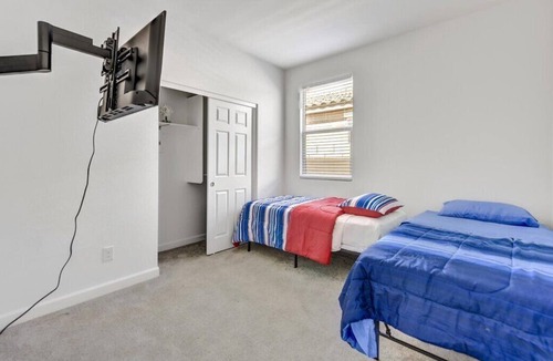 Laveen House | Enjoy your vacation with entertainment centers around