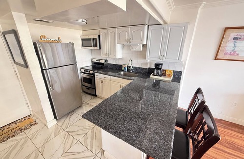 Waikiki Apartment | Enjoyable 1-bedroom condo with AC in charming Honolulu