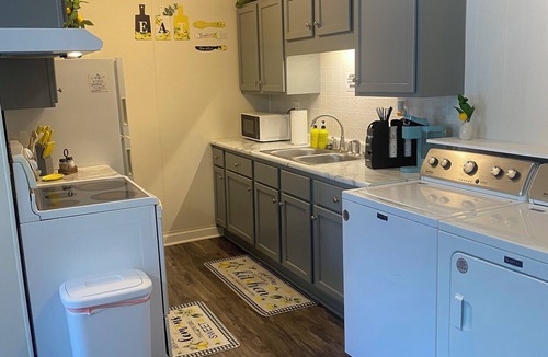 Wabash Apartment | Enjoyable 2-bedroom apartment close to downtown and the hospital