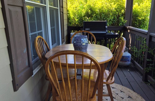 Afton Cottage | Enjoyable 2-bedroom cottage in Afton Virginia. 1.5 miles from the best winery!