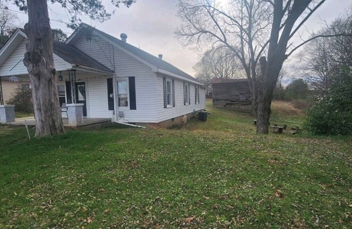 Toccoa House | Enjoyable 2-bedroom house with AC in charming Toccoa