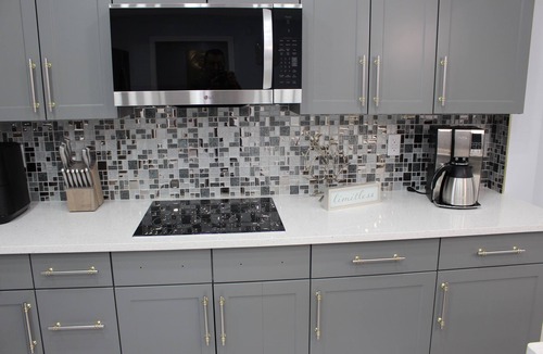 Westside House | Enjoyable 3-bedroom house with pool and AC in charming Jacksonville, Florida.
