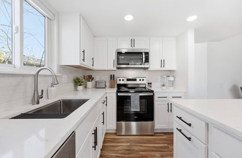 Morrison House | Enjoyable 3-bedroom house with AC in charming Morrison