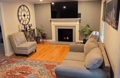 Bridgewater House | Enjoyable 3-bedroom townhome with AC in charming Bridgewater