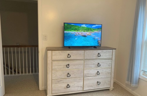 High Point House | Enjoyable 3-bedroom house with AC in charming High Point