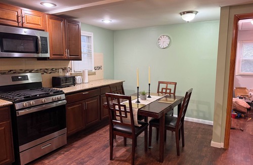 West Orange Apartment | Enjoyable 3-bedroom apartment with AC in charming West Orange