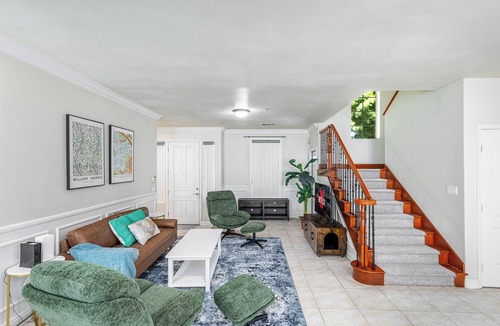 Monterey Park House | Enjoyable 4-bedroom 4 Full Bath 3 Car garage house in Monterey Park near DTLA