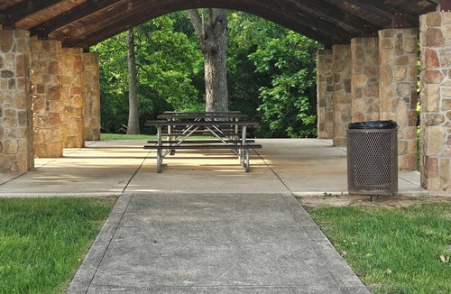 West Newton House | Enjoyable 5-bedroom house with hot tub in Indianapolis. 9 min to airport.