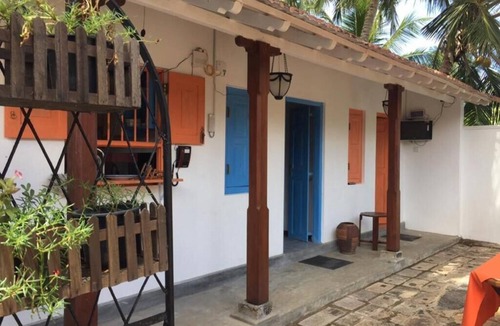 Dondra Bed & Breakfast | Enjoyable bed & breakfast with AC in Dondra - 2 bedrooms