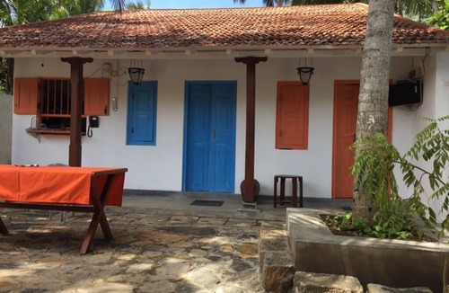 Dondra Bed & Breakfast | Enjoyable bed & breakfast with AC in Dondra - 2 bedrooms