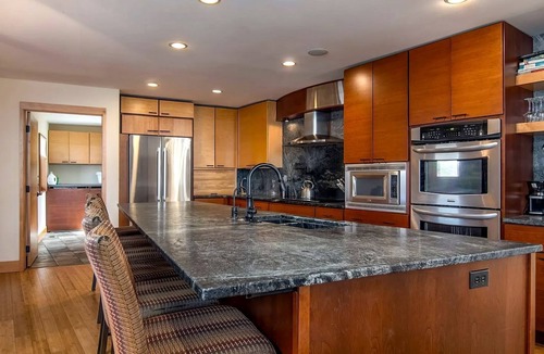 Baldwin House | Enjoyable Secluded Cottage with Hot-tub in New Richmond, Wisconsin