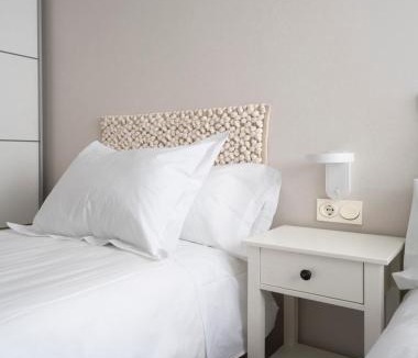 Figares Apartment | EnjoyGranada Sky Penthouse Luxury 3BR, Pool and Amazing Views
