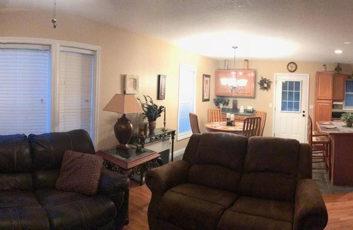 West Jefferson House | EnjoyThis Home in the Mountains ,5 min walk to the River ,Boone ,West Jefferso