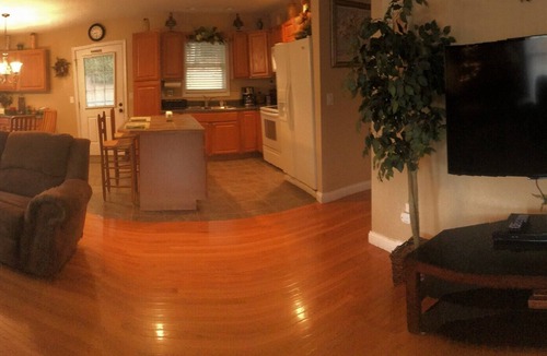 West Jefferson House | EnjoyThis Home in the Mountains ,5 min walk to the River ,Boone ,West Jefferso