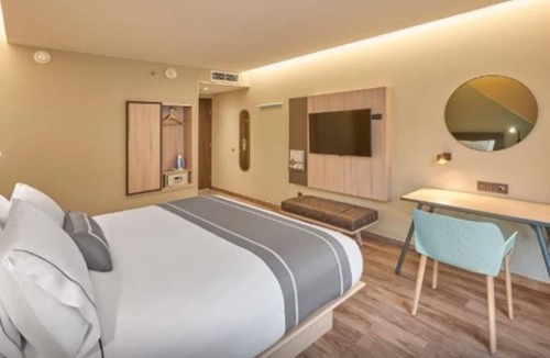 El Sauzal Hotel | Ensenada Stay | Walk to Cafes, Shops, Marina | Clean & Cozy Rooms - 4 Units