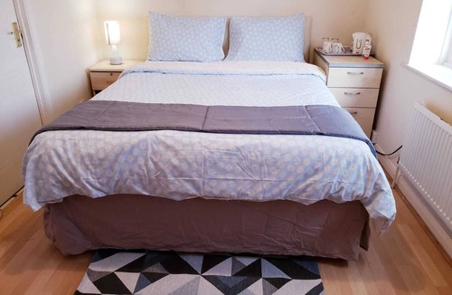 Yeading House | Ensuite Room Near Beautiful River