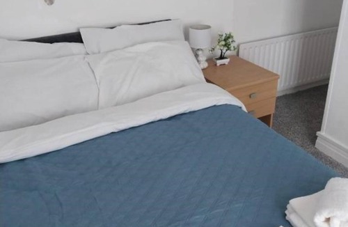 North Shore Hotel | Ensuite Small Double Room in a lovely Hotel