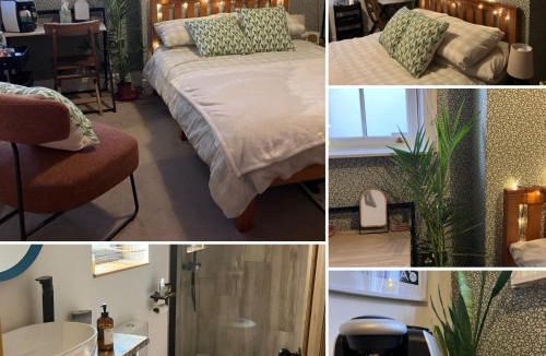 Sutton Coldfield House | Ensuite Victorian Double, excellent transport links