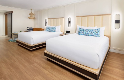 Calabasas Hotel | Ensuring a Very Comfortable & Memorable Stay! Dog-friendly Property, Pool