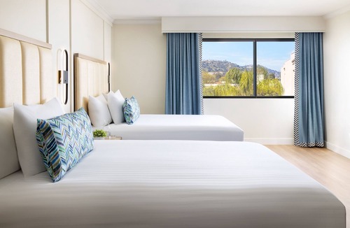 Calabasas Hotel | Ensuring a Very Comfortable & Memorable Stay! Dog-friendly Property, Pool