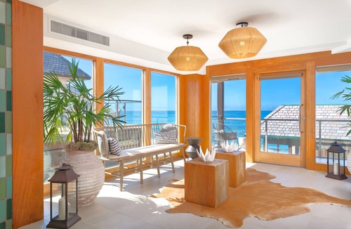 Carlsbad Village Hotel | Ensuring a Very Comfortable Stay! Free Petit Breakfast, Outdoor Pool, Beachfront