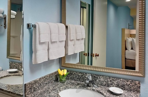 Newark Hotel | Ensuring a Very Comfortable & Memorable Stay! Pets are Allowed, w/Breakfast