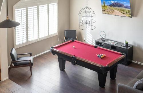 Paradise Park Vista House | Entertainer's DREAM! 7 bedroom/4 bath w HEATED POOL & SPA (SLEEPS 16)