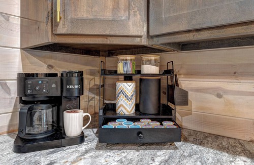 Pickens Cabin | Entertainment Oasis: Putting Green, Pet Friendly, Firewood, Ride to ATV Trails