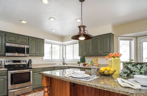Bountiful House | Entertainment Paradise! Hot Tub * Theater/Game Rm * Fire Pit * Playground