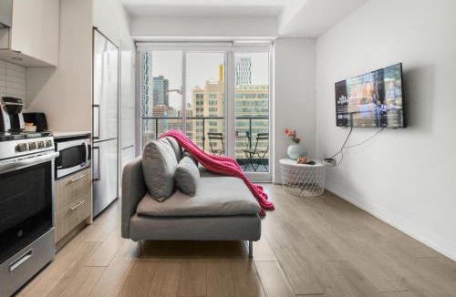 Garden District Apartment | Entire 1BR - Walk to CF Toronto Eaton Centre Yonge Dundas Square Prime Downtown