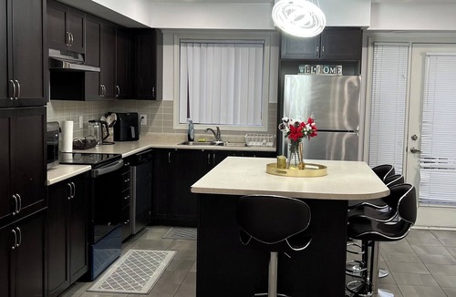 Brampton House | Entire 3-bedroom house - Prime location!