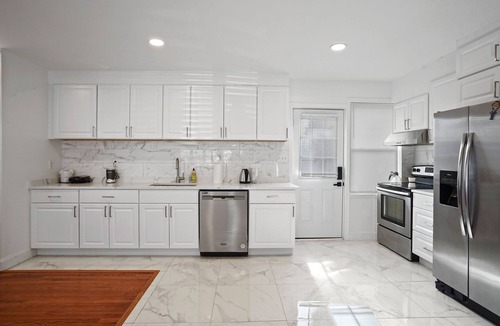 Forest Glen House | Entire 3 Bedroom - Silver Spring 5 Min walk to Metro