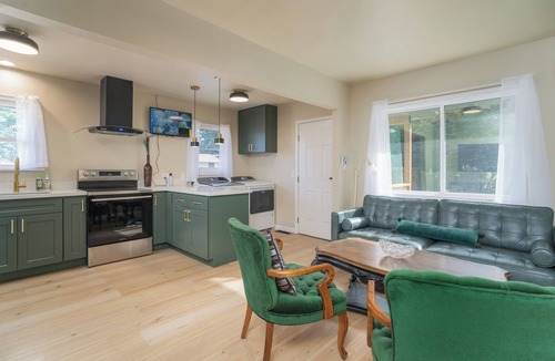 Olympia House | Entire 3B Rambler house with AC in Olympia Near Downtown Hospitals