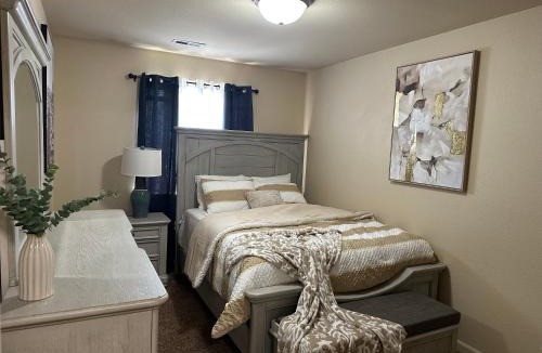 Williston House | Entire 4br and 2ba at center of Downtown